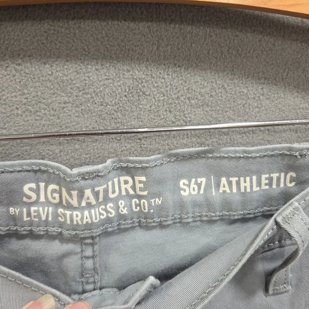 Levi's Signature Jeans Men's 38x 30 Grey S67 Athletic Levi Strauss Co Zip Pocket